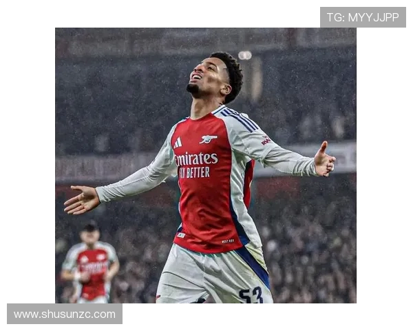 黄潜锁定未来！21 岁锋线新星莫莱罗加盟至 2030 年(3)